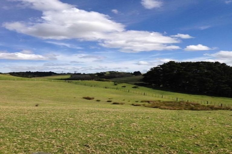 Photo of property in 102 Settlement Road, Kaiwaka, 0573