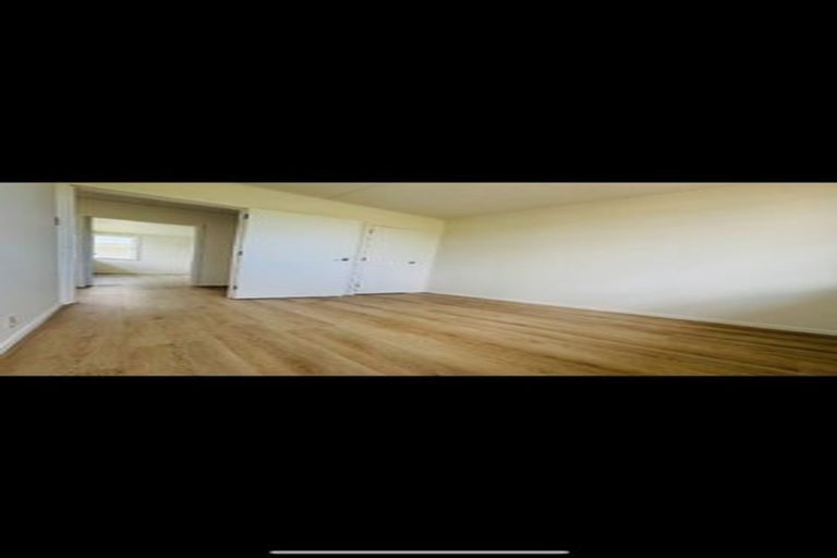 Photo of property in 28 Waione Avenue, Te Atatu Peninsula, Auckland, 0610