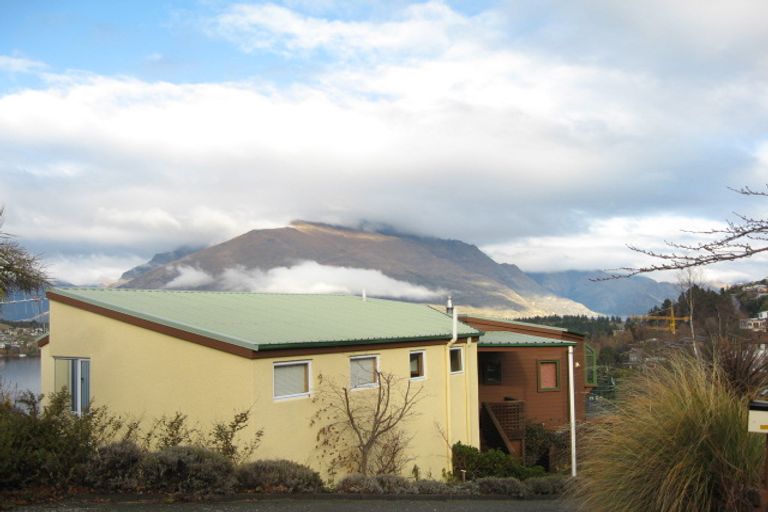 Photo of property in 23 Golden Terrace, Queenstown, 9300