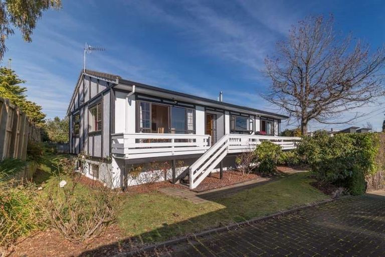 Photo of property in 40 Puriri Street, Hilltop, Taupo, 3330