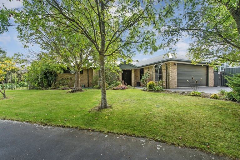 Photo of property in 11 Rickton Place, Rangiora, 7400