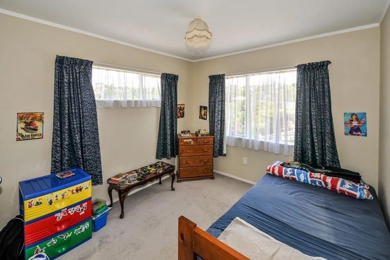 Photo of property in 1/33 Kiteroa Terrace, Rothesay Bay, Auckland, 0630