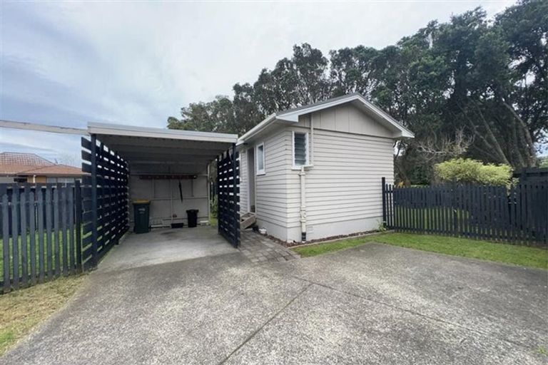 Photo of property in 3/17 West Hoe Road, Orewa, 0931
