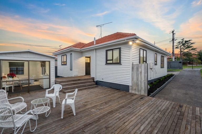 Photo of property in 1/18 Ashlynne Avenue, Papatoetoe, Auckland, 2025