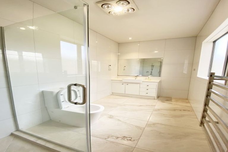 Photo of property in 10 Fong Road, Flat Bush, Auckland, 2019
