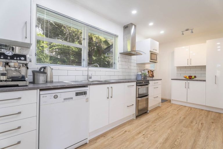 Photo of property in 9 Dormar Place, Churton Park, Wellington, 6037