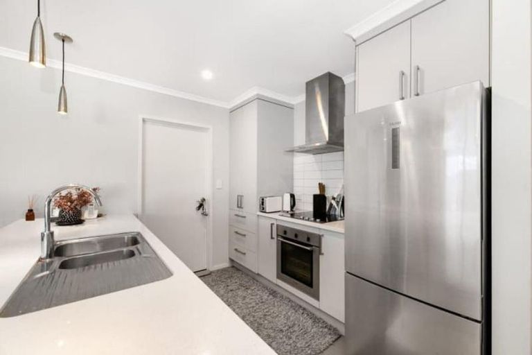 Photo of property in 8 Dornal Place, Pokeno, 2402