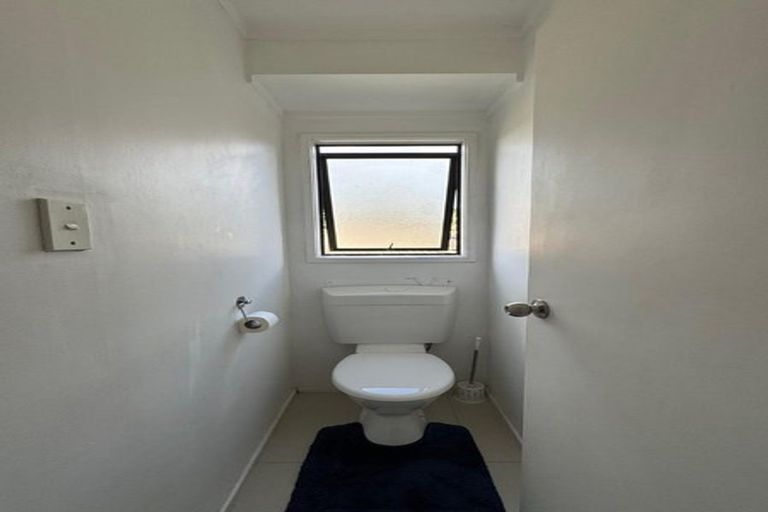 Photo of property in 16 Faram Place, Massey, Auckland, 0614