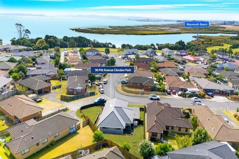 Photo of property in 96 Pitt Avenue, Clendon Park, Auckland, 2103