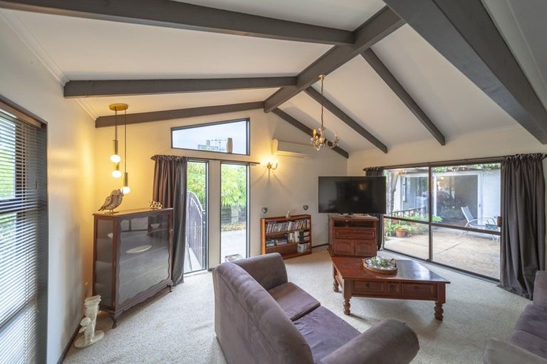 Photo of property in 24 Anzac Avenue, Onekawa, Napier, 4110