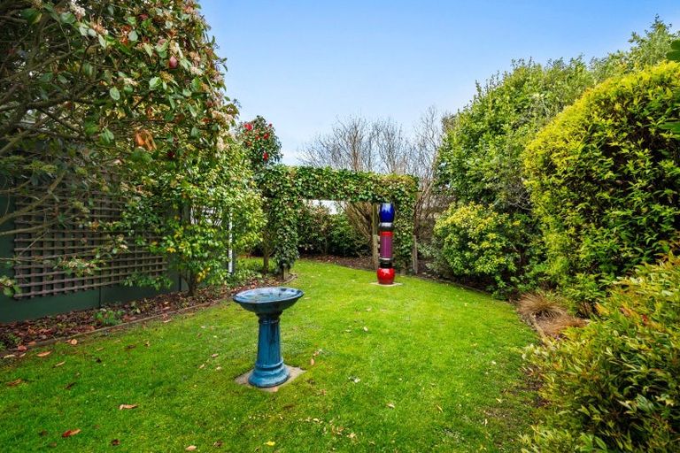 Photo of property in 11 Oxford Street, Marton, 4710