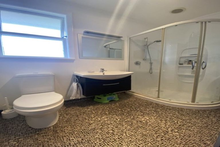 Photo of property in 26 Lyndfield Lane, Newlands, Wellington, 6037