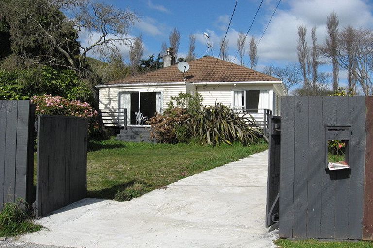 Photo of property in 11 Gibbs Crescent, Wainuiomata, Lower Hutt, 5014
