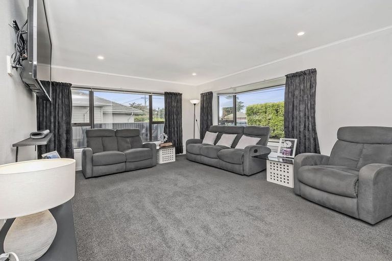 Photo of property in 194 Springs Road, Hornby, Christchurch, 8042