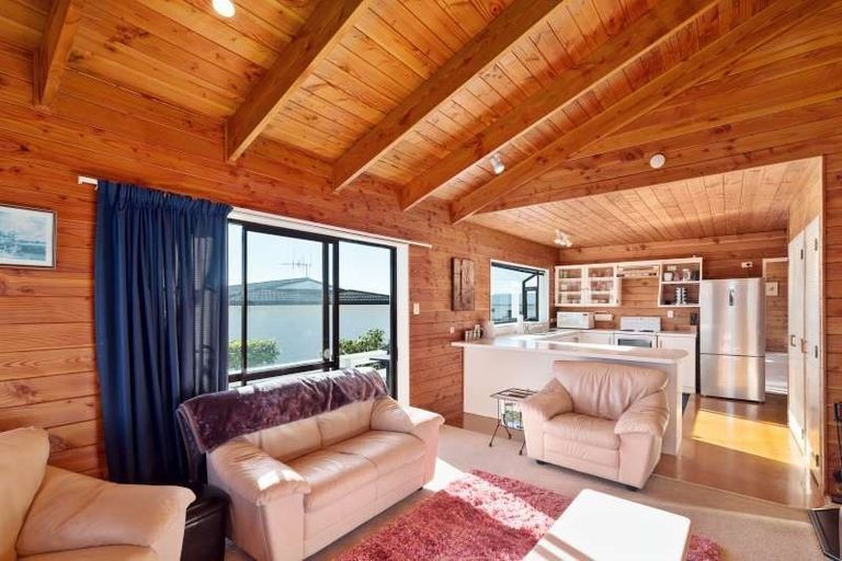 Photo of property in 40 Puriri Street, Hilltop, Taupo, 3330