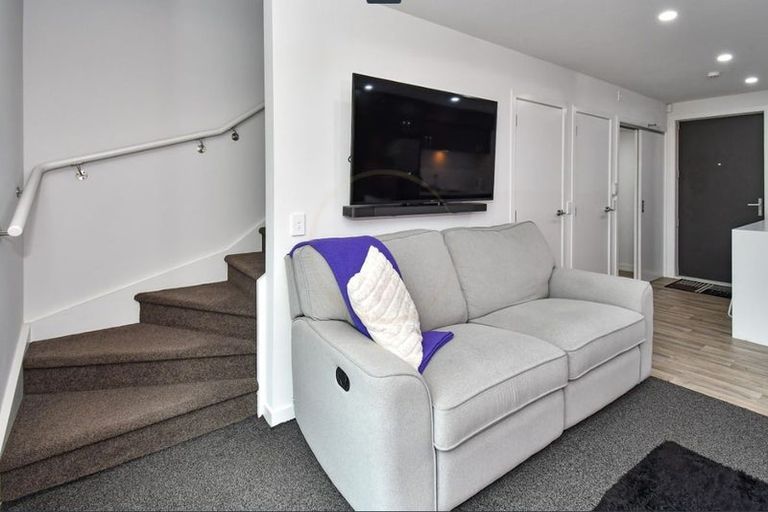 Photo of property in 1 Kanorau Place, Mangere, Auckland, 2022