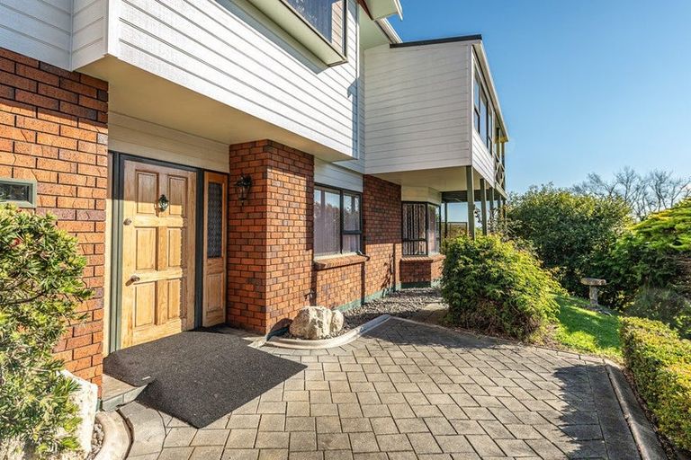 Photo of property in 3 Georgetti Road, Bastia Hill, Whanganui, 4500