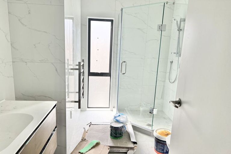 Photo of property in 5 Whale Bay Rise, Gulf Harbour, 0930