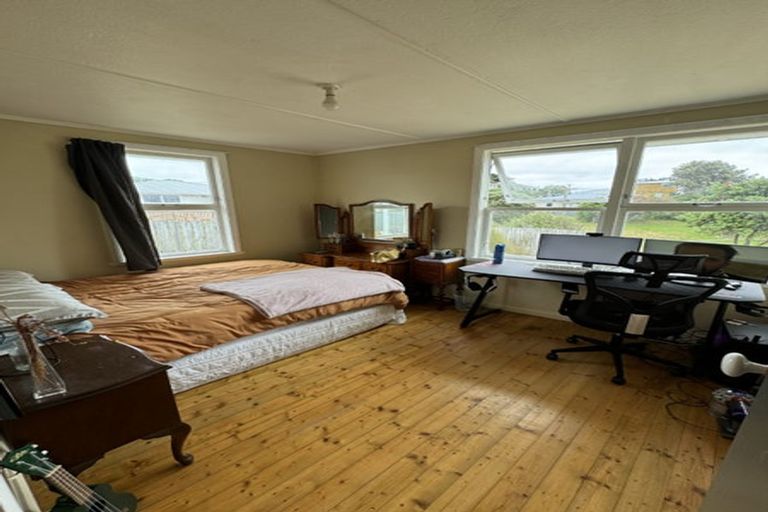 Photo of property in 67 Pikarere Street, Titahi Bay, Porirua, 5022