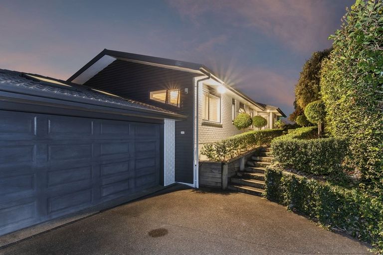 Photo of property in 12 Veronica Close, Red Beach, 0932