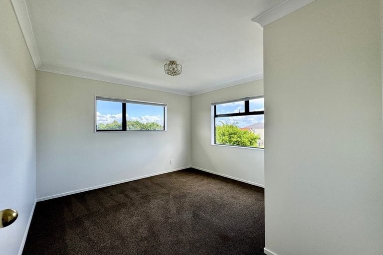 Photo of property in 25 Chieftain Rise, Goodwood Heights, Auckland, 2105