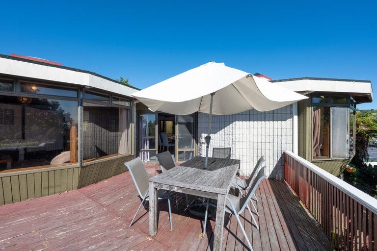 Photo of property in 11 Aquarius Drive, Kawaha Point, Rotorua, 3010