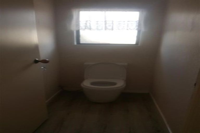 Photo of property in 2/23 Septimus Place, Henderson, Auckland, 0612