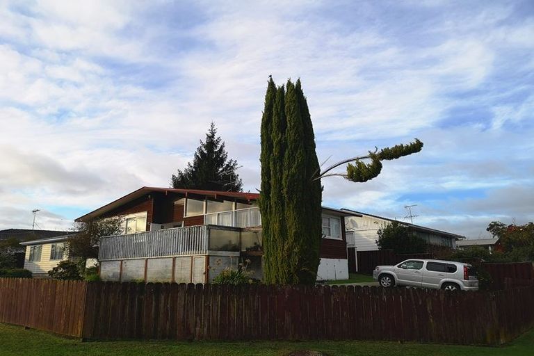 Photo of property in 1 Nan Place, Pakuranga Heights, Auckland, 2010