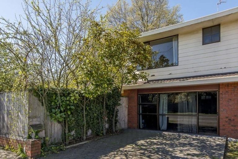 Photo of property in 146 Waimairi Road, Ilam, Christchurch, 8041