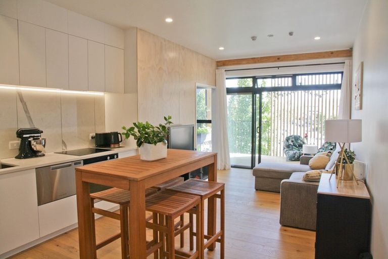 Photo of property in 6/167 Hobsonville Point Road, Hobsonville, Auckland, 0616