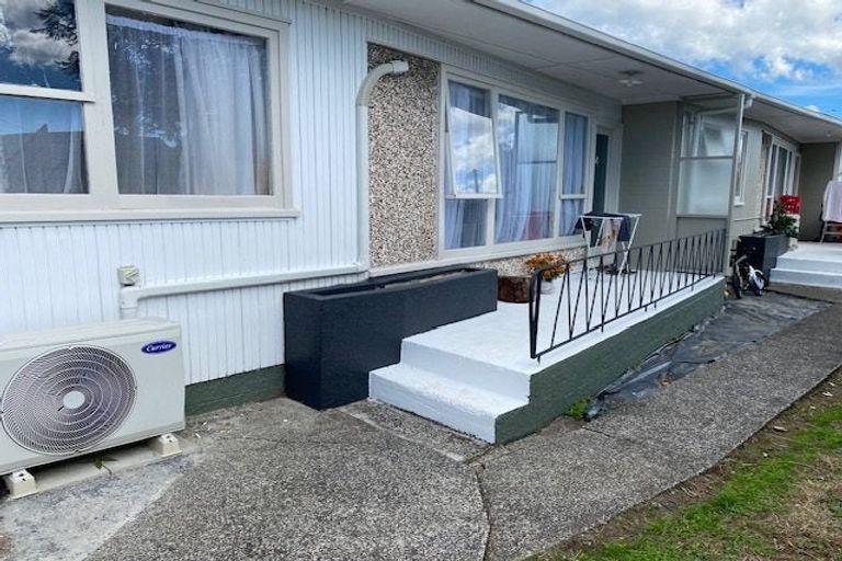 Photo of property in 24 Michelle Place, Mangere, Auckland, 2022