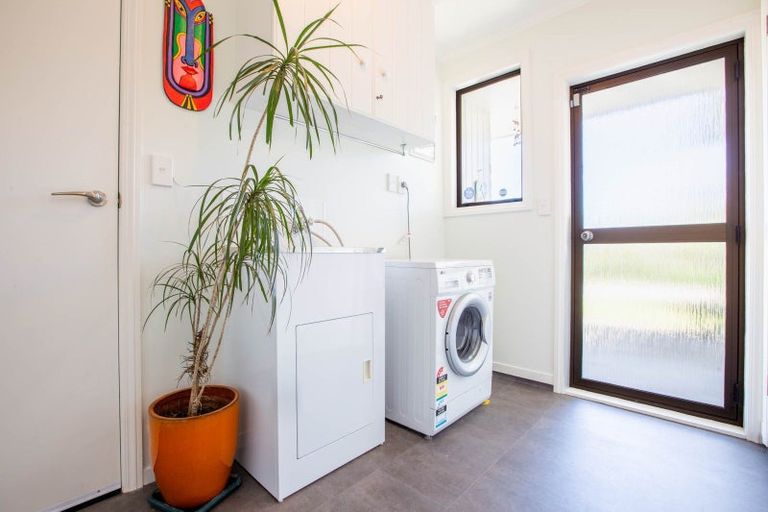 Photo of property in 60 Makora Road, Otaihanga, Paraparaumu, 5036