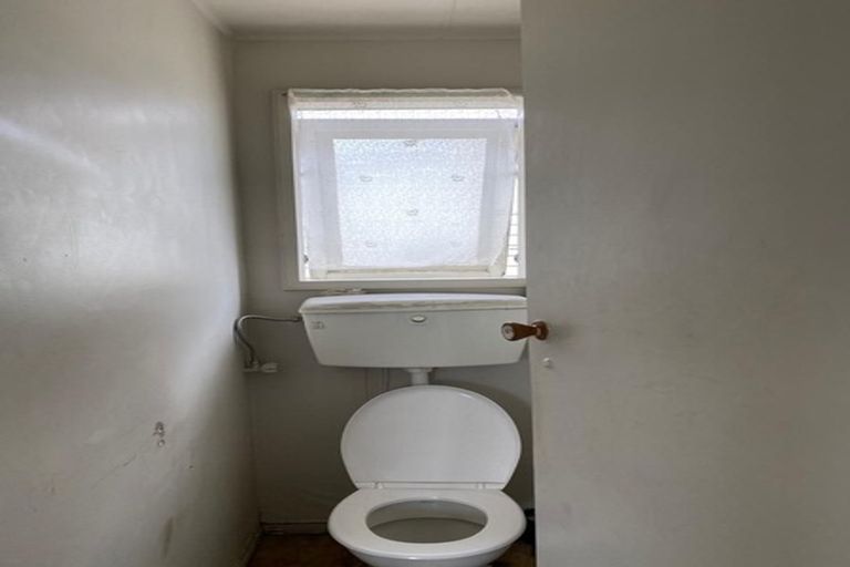 Photo of property in 17 Manuroa Road, Takanini, 2112