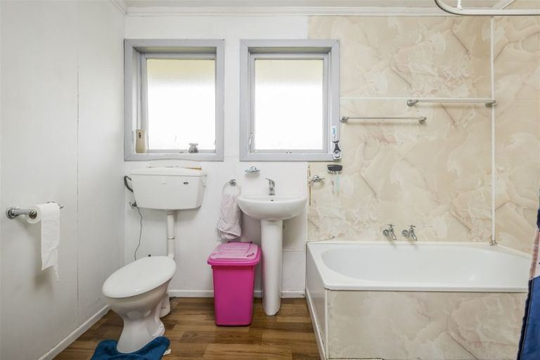 Photo of property in 28 Matai Street, Waiuku, 2123