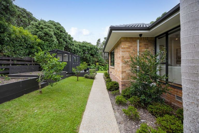 Photo of property in 35 Rock Isle Road, Torbay, Auckland, 0630
