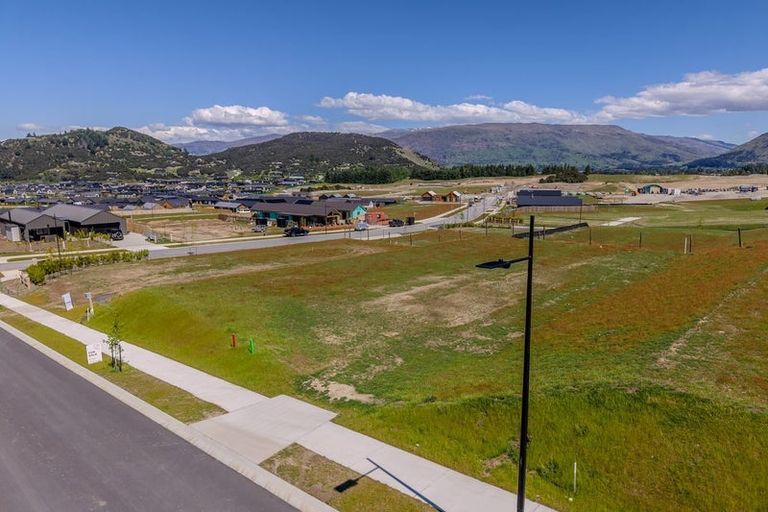 Photo of property in 3 Lauderdale Lane, Wanaka, 9305