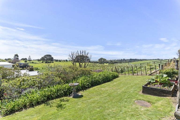 Photo of property in 9 Chatswood Grove, Fitzroy, New Plymouth, 4312