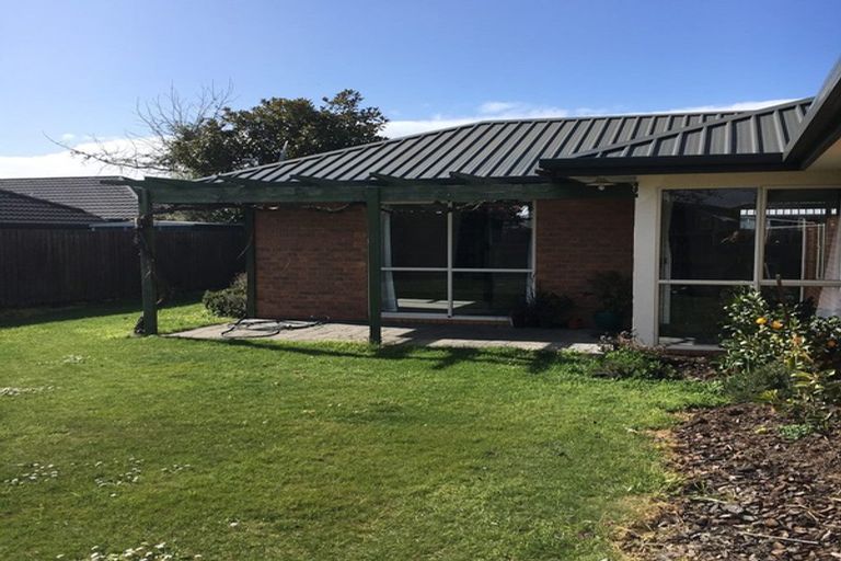 Photo of property in 3 Innisfree Place, Northwood, Christchurch, 8051