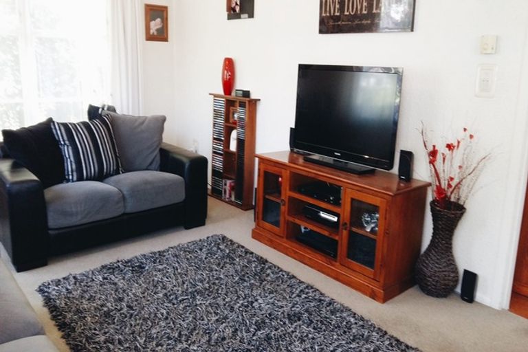 Photo of property in 7 Terrance Grove, Paparangi, Wellington, 6037