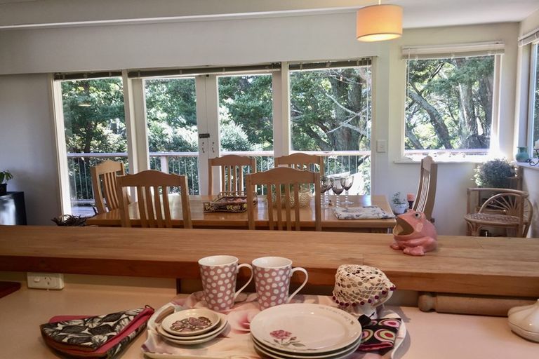 Photo of property in 4 Tranquil Glade, Hillcrest, Auckland, 0627