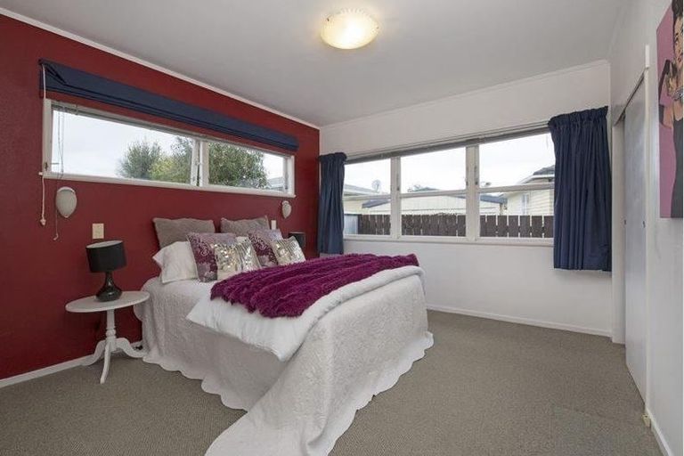 Photo of property in 33 Minaret Drive, Bucklands Beach, Auckland, 2014