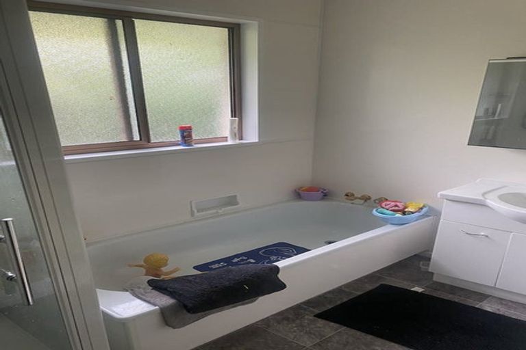Photo of property in 5 Alleyne Court, Brown Owl, Upper Hutt, 5018