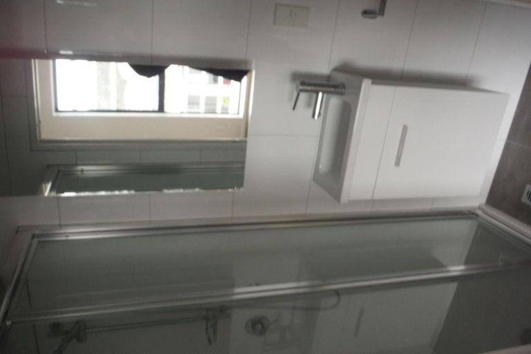 Photo of property in 2/10 Silver Moon Road, Albany Heights, Auckland, 0632