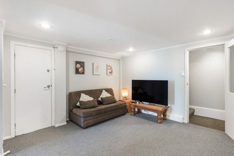 Photo of property in 16 Spicer Place, Tawa, Wellington, 5028