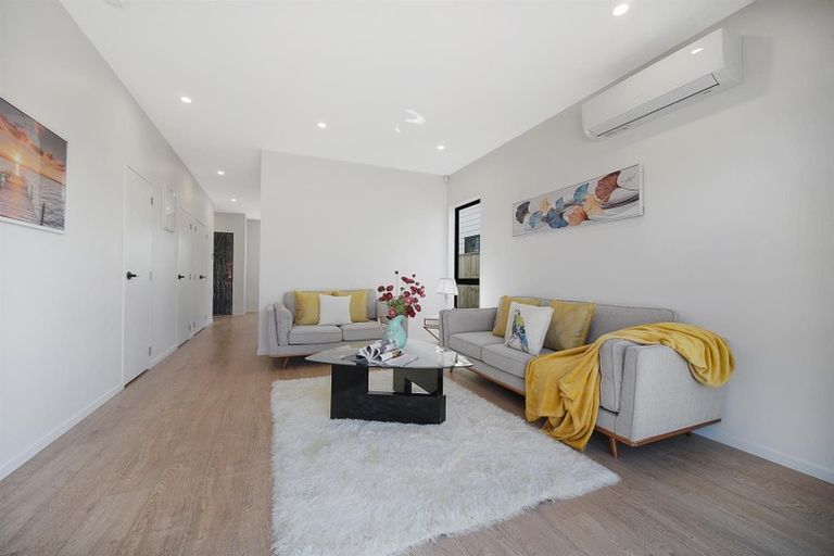 Photo of property in 165 Grove Road, Papakura, 2110