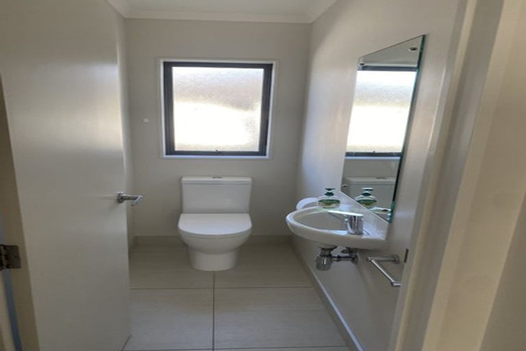 Photo of property in 51 Hadley Wood Drive, Wattle Downs, Auckland, 2103