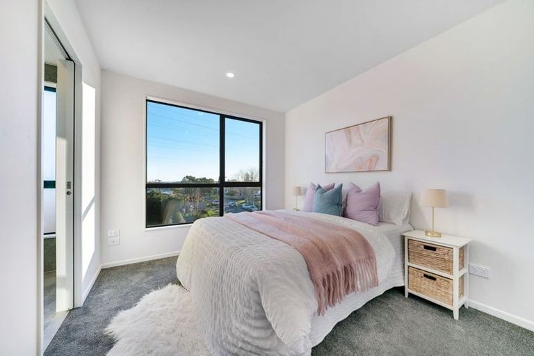 Photo of property in 32 Tiraumea Drive, Pakuranga, Auckland, 2010