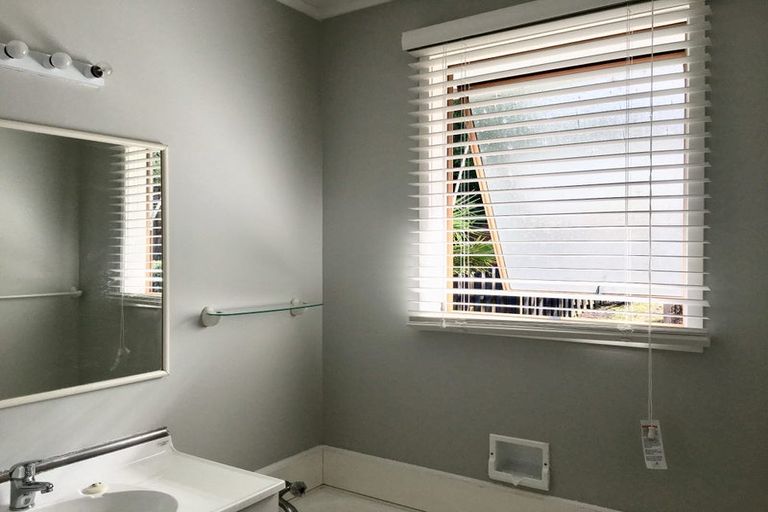 Photo of property in 13 Freya Place, Torbay, Auckland, 0630