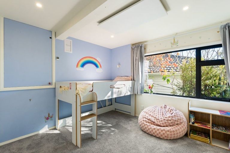 Photo of property in 32 Rona Street, Eastbourne, Lower Hutt, 5013