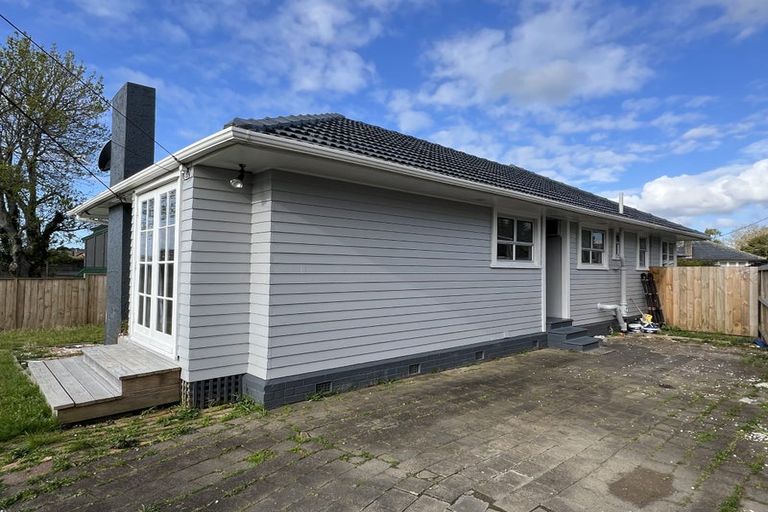 Photo of property in 31 Paton Avenue, Te Atatu South, Auckland, 0610